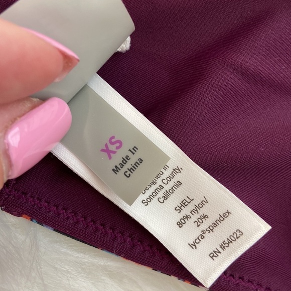 Athleta Reversible Bikini Top Sz XS NWOT - Picture 10 of 14